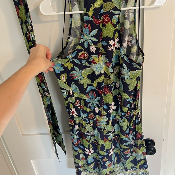 Tory Burch Wrap Romper, M, 100% Rayon, excellent used condition. Belt! Pockets! - Picture 4 of 5